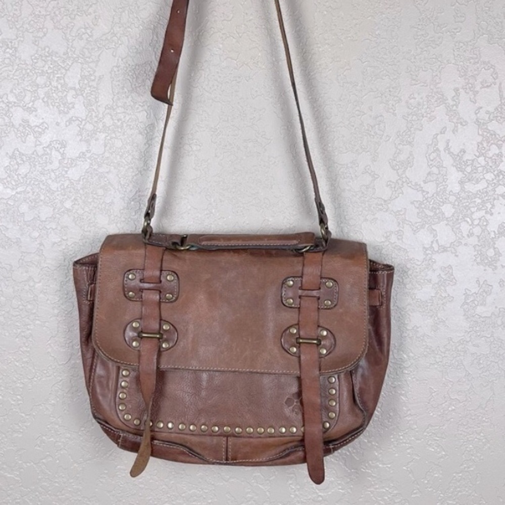 Patricia Nash brown leather messenger bag